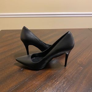 White House Black Market Pump